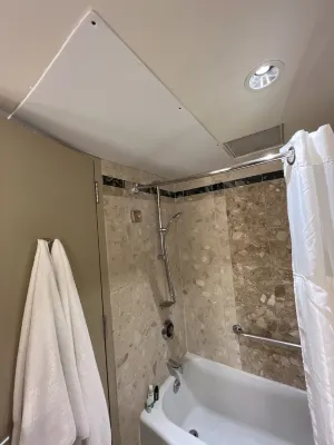 Hotel Bonaventure Montreal Rooms Photos