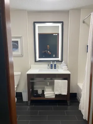Four Points by Sheraton Jacksonville Baymeadows Rooms Photos