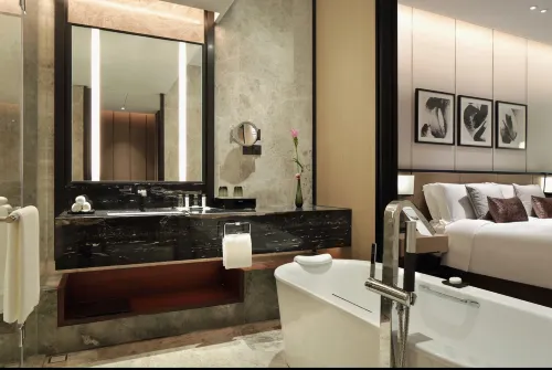 InterContinental Shanghai Hongqiao NECC Rooms Photos