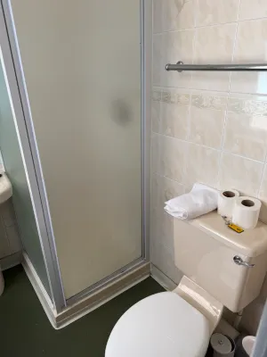 Alumhurst Hotel Rooms Photos