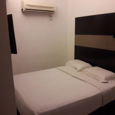 Time Hotel Kamar Photos