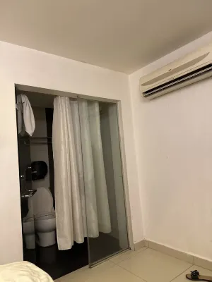 Time Hotel Kamar Photos