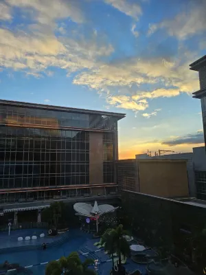 Hilton Manila Esterni Photos
