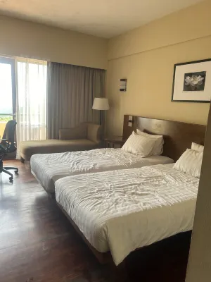 Puncak Pass Resort Kamar Photos