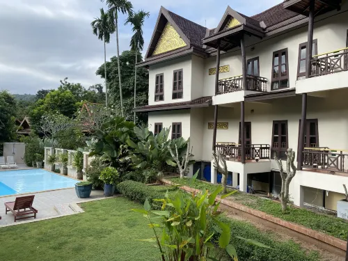 Phuwanalee Resort Photos