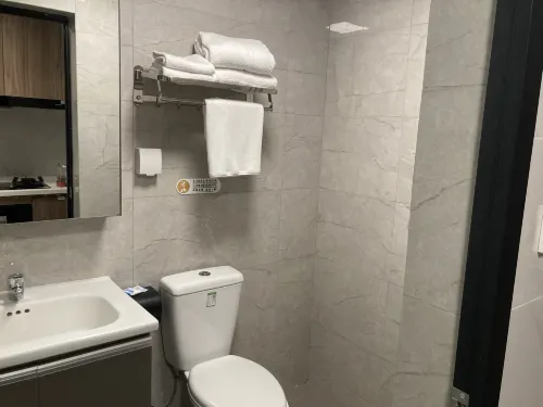 Bailai Audio & Video Yaju (Shenzhen Convention and Exhibition Center Gangxia Subway Station Branch) Camere Photos