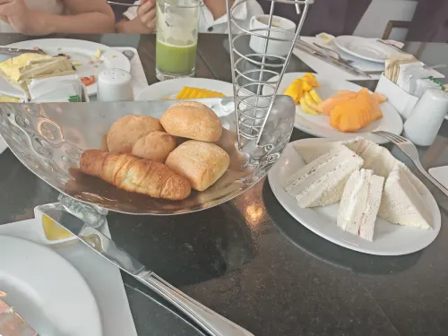 NM Lima Hotel Dining Photos