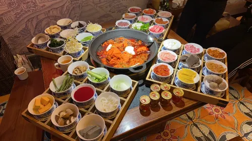 O’Ciel Skyrise Riverside Hotel at Raffles City Chongqing Dining Photos