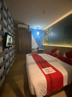 Meotel Purwokerto by Dafam Kamar Photos