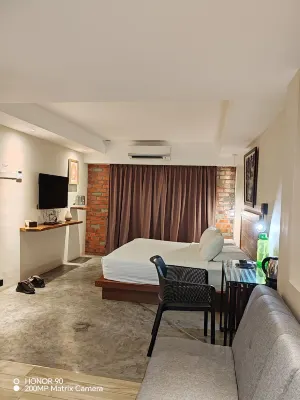 38PC Boutique Hotel Rooms Photos