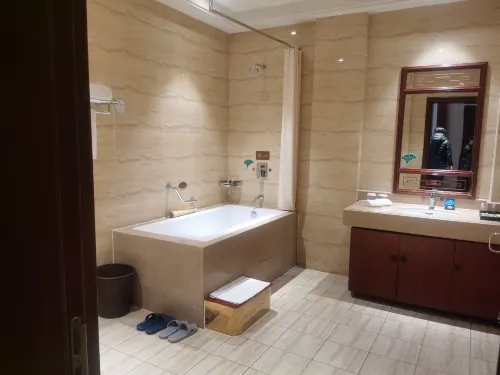 Chong Ning Castle Hotel Rooms Photos