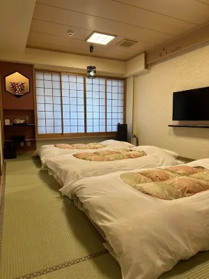 Matsui Honkan Zimmer Photos