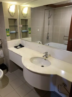 Sabah Oriental Hotel Kota Kinabalu Rooms Photos