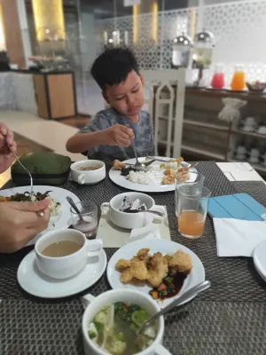 Grand Amira Hotel Makanan Photos