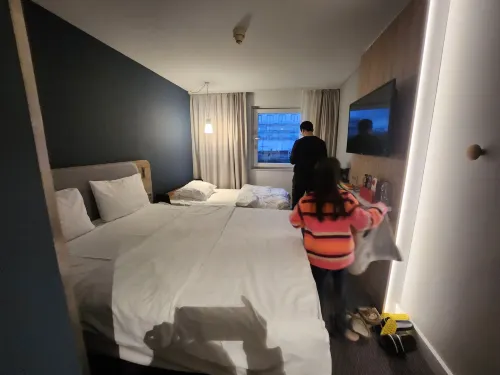 Holiday Inn Express Frankfurt Messe Camere Photos