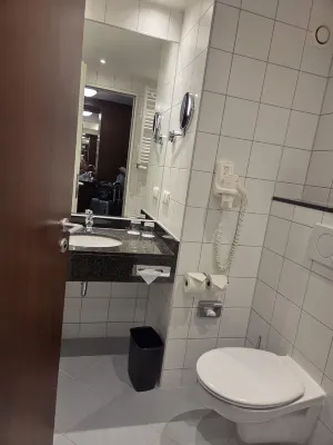 Courtyard by Marriott Munich City Center Rooms Photos
