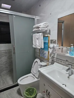 Chuxin Hostel Rooms Photos