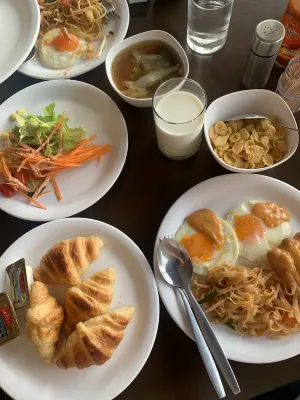 Bangkok City Suite Ristorazione Photos