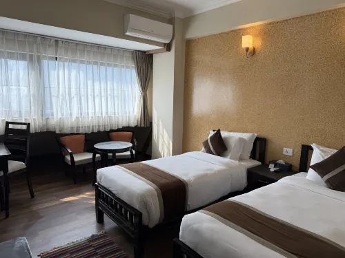 Hotel Sarowar Rooms Photos