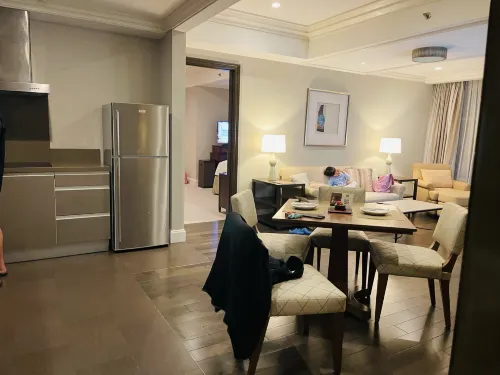 Discovery Primea, Manila Photos