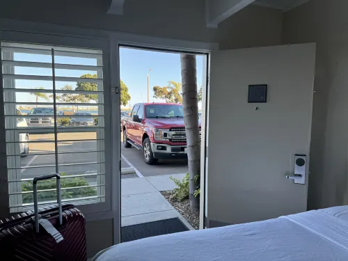 Best Western Plus Island Palms Hotel & Marina Rooms Photos