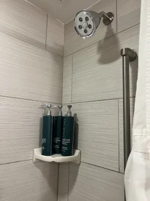 Doubletree by Hilton Los Angeles Downtown Rooms Photos