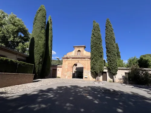 Parador de Granada À proximité de l'hôtel Photos
