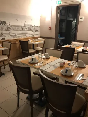 Hotel Lautrec Opera Dining Photos