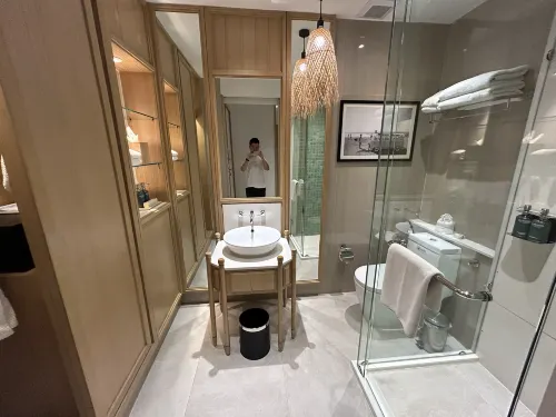Outrigger Surin Beach Resort Номера Photos