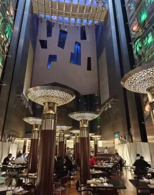Fairmont Dubai Restauration Photos