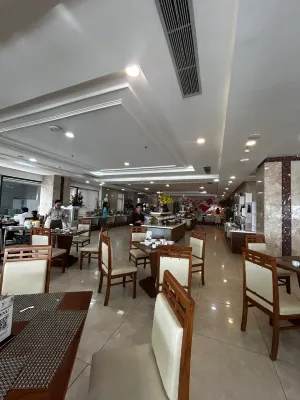 Serene Beach Hotel Danang Питание Photos