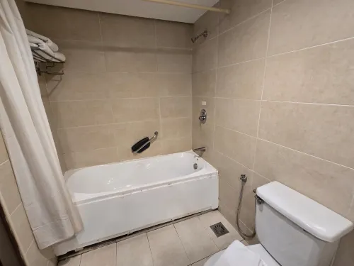 Crystal Crown Hotel JB Kamar Photos