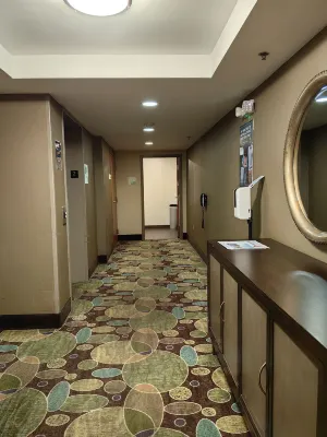 Holiday Inn Baltimore BWI Airport Public Areas Photos