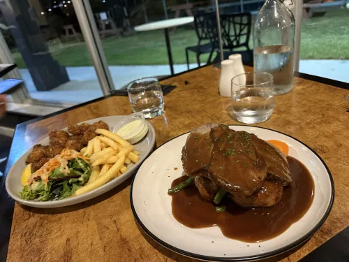 Scamander Beach Resort Restauration Photos