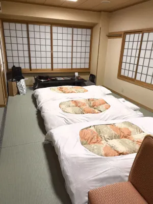 Matsui Honkan Zimmer Photos