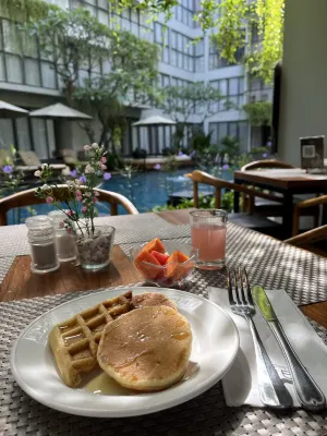Hotel NEO+ Kuta Legian Makanan Photos