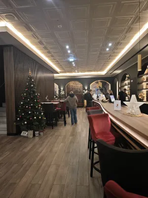 Plaza Premium Columbus Bremen Area Publik Photos