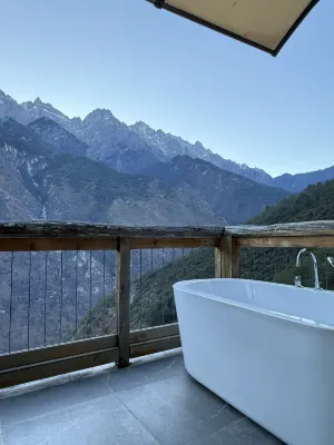 Tiger Leaping Gorge yachajiao Manor Kamar Photos