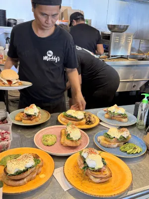 Cairns Plaza Hotel Restauration Photos
