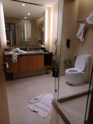Holiday Inn & Suites Jakarta Gajah Mada Kamar Photos