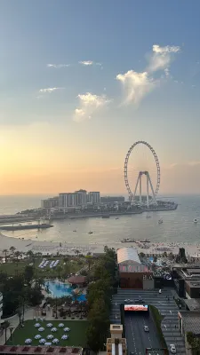 JA Ocean View Hotel, Jumeirah Beach Dubai Рядом с отелем Photos