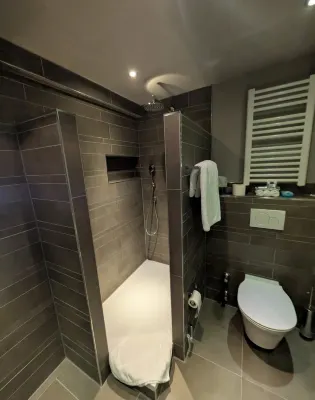 Hotel Cult Frankfurt City Kamar Photos