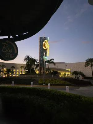 Universal’s Cabana Bay Beach Resort Рядом с отелем Photos