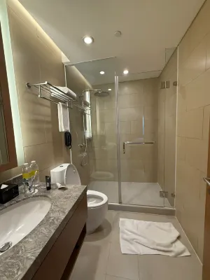 Holiday Inn & Suites Jakarta Gajah Mada Kamar Photos