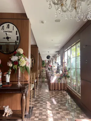 Petit Boutique Hotel Solo Питание Photos