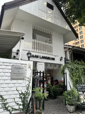 Luxx XL Langsuan Hotel Bangkok Photos