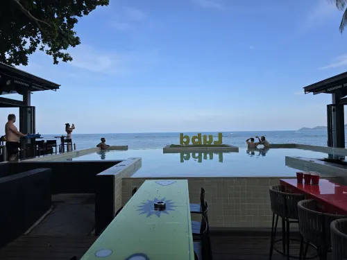Lub d Koh Samui Chaweng Beach - Beachfront & Vibrant Social Vibe Рядом с отелем Photos