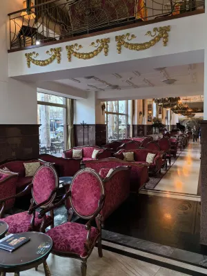 Hotel Moskva Restauration Photos