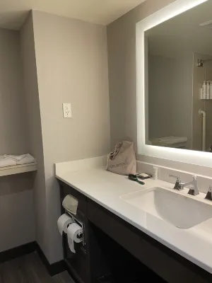 Niagara Falls Marriott Fallsview Hotel & Spa Rooms Photos