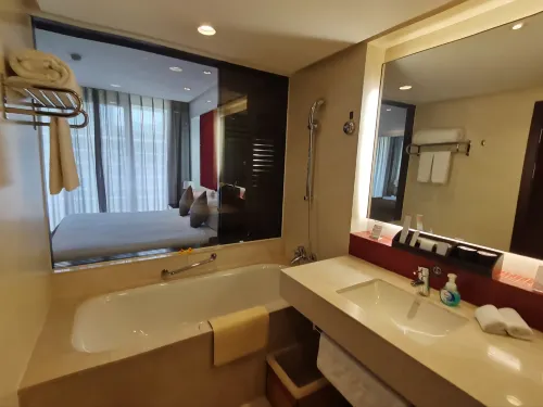 Howard Johnson Parkland Hotel Dalian Rooms Photos
